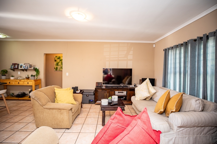 2 Bedroom Property for Sale in De Oude Spruit Western Cape